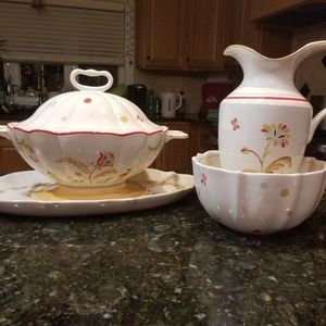 Set of 4 Waterford Great Room serving pieces